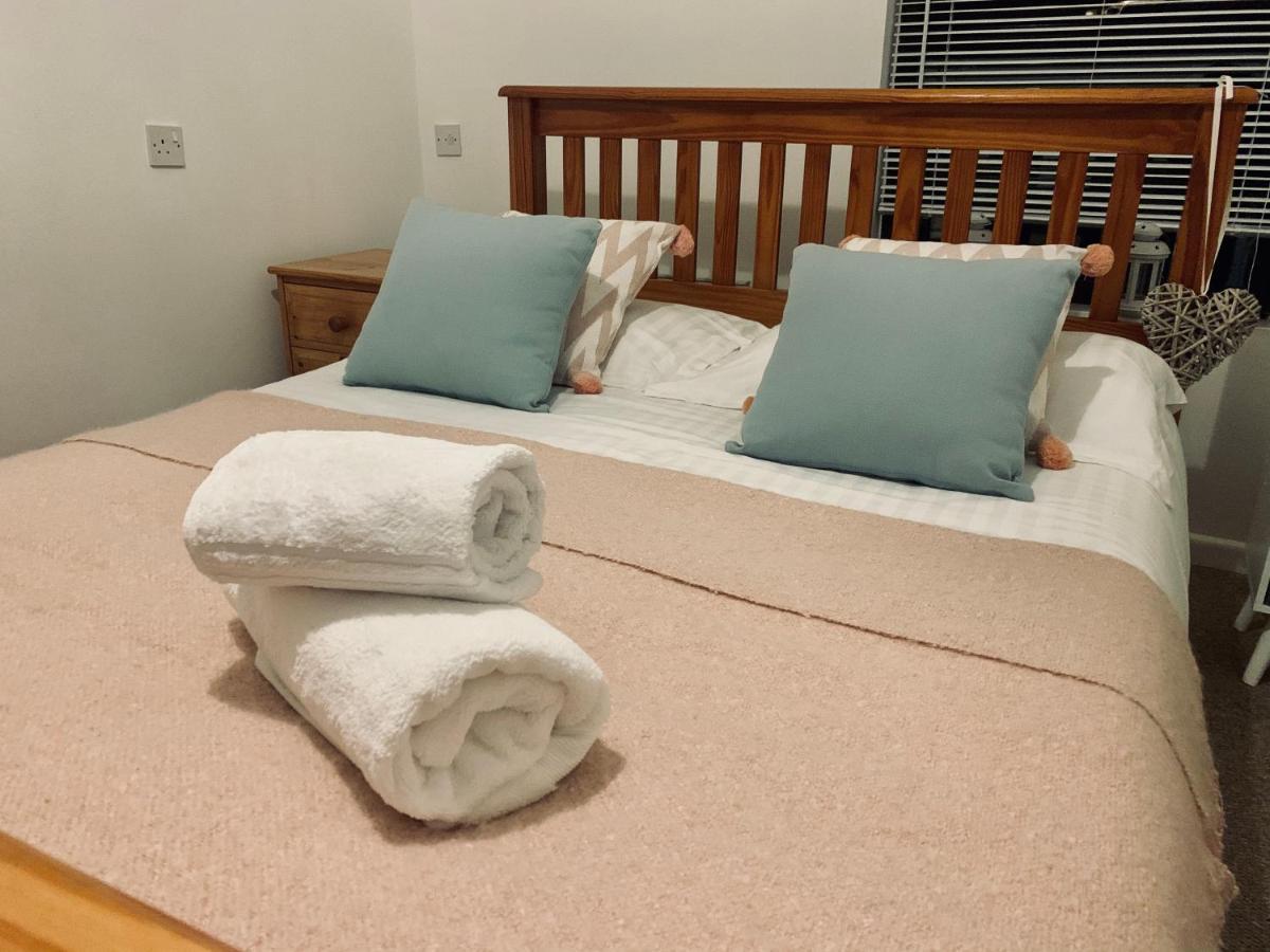 Cosy Rooms In Тонтън Екстериор снимка